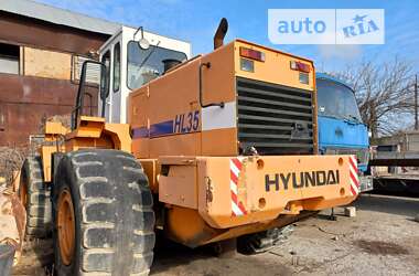 Фронтальный погрузчик Hyundai HL 2000 в Одессе