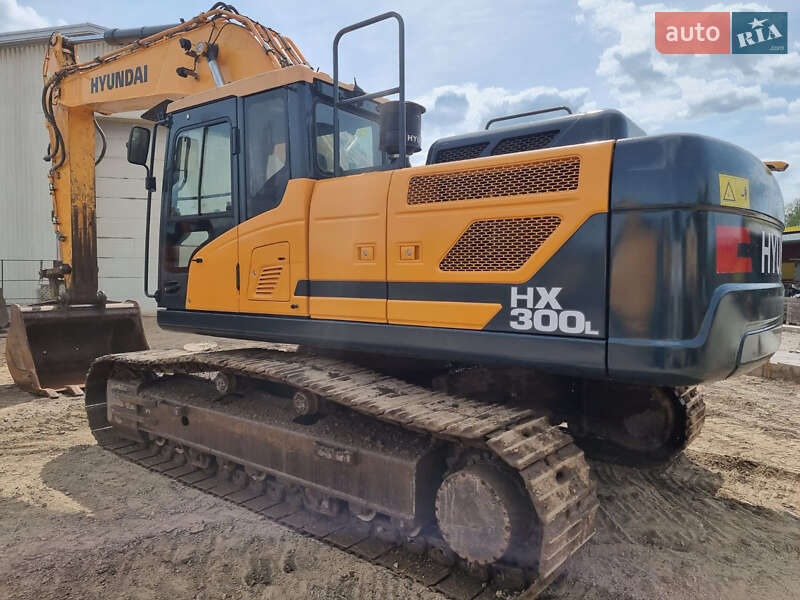 Гусеничный экскаватор Hyundai HX 2018 в Одессе