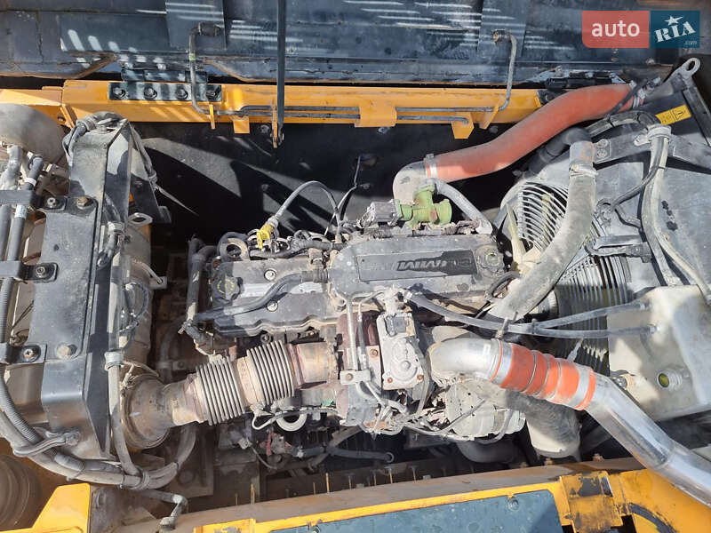 Гусеничный экскаватор Hyundai HX 2018 в Одессе