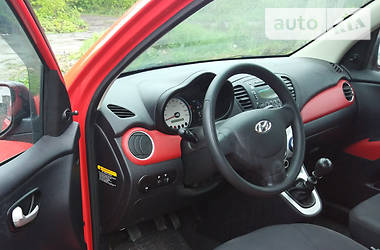 Хэтчбек Hyundai i10 2010 в Киеве