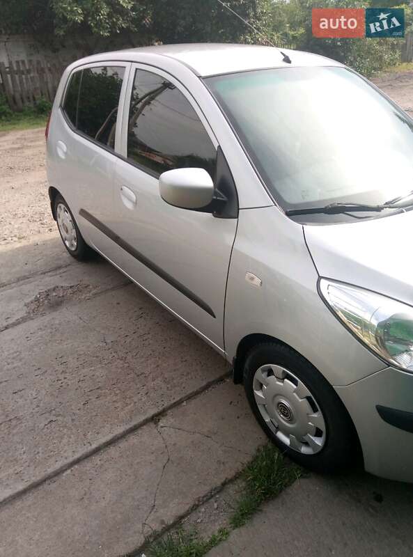 Хэтчбек Hyundai i10 2008 в Долинской