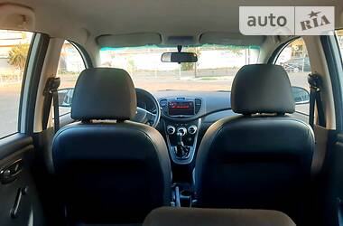 Хетчбек Hyundai i10 2012 в 