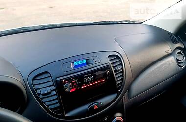 Хетчбек Hyundai i10 2012 в 