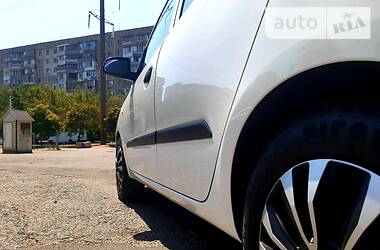 Хетчбек Hyundai i10 2012 в 