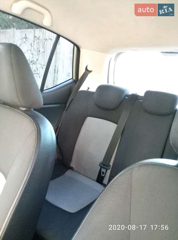 Хэтчбек Hyundai i10 2008 в Долинской фото 37 Хэтчбек Hyundai i10 2008 в Долинской