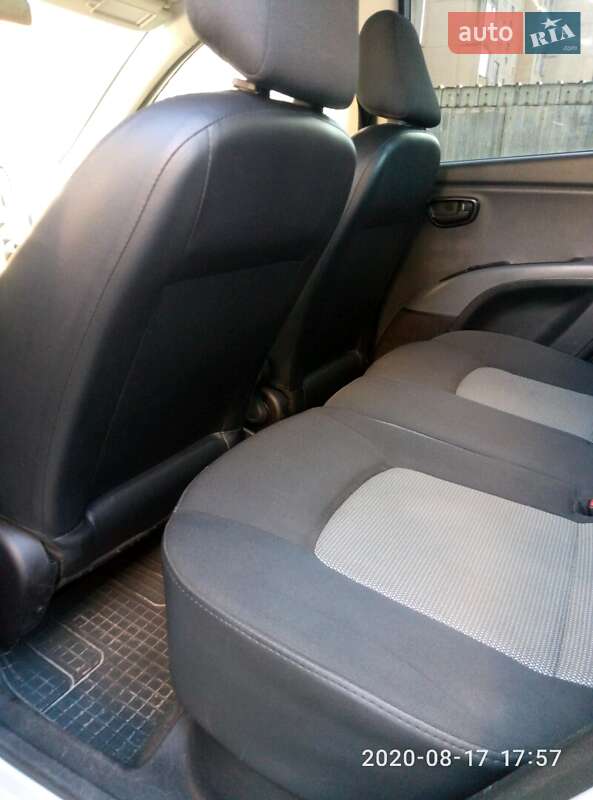 Хэтчбек Hyundai i10 2008 в Долинской фото 55 Хэтчбек Hyundai i10 2008 в Долинской
