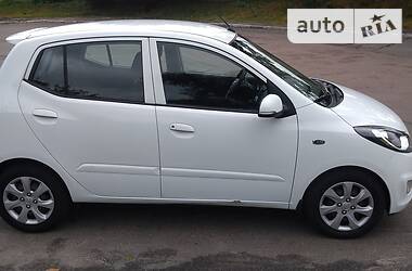 Хэтчбек Hyundai i10 2012 в Киеве