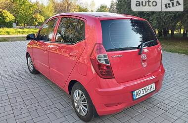 Хэтчбек Hyundai i10 2012 в Токмаке