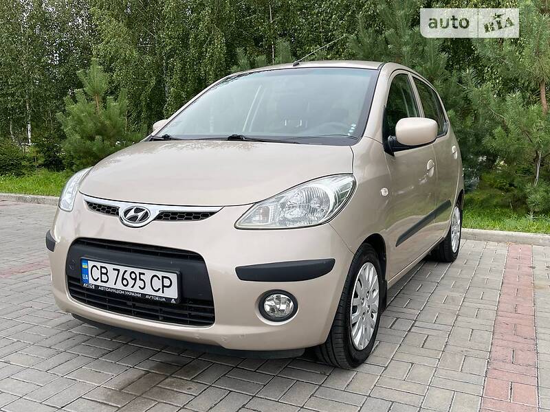 Хэтчбек Hyundai i10 2010 в Киеве