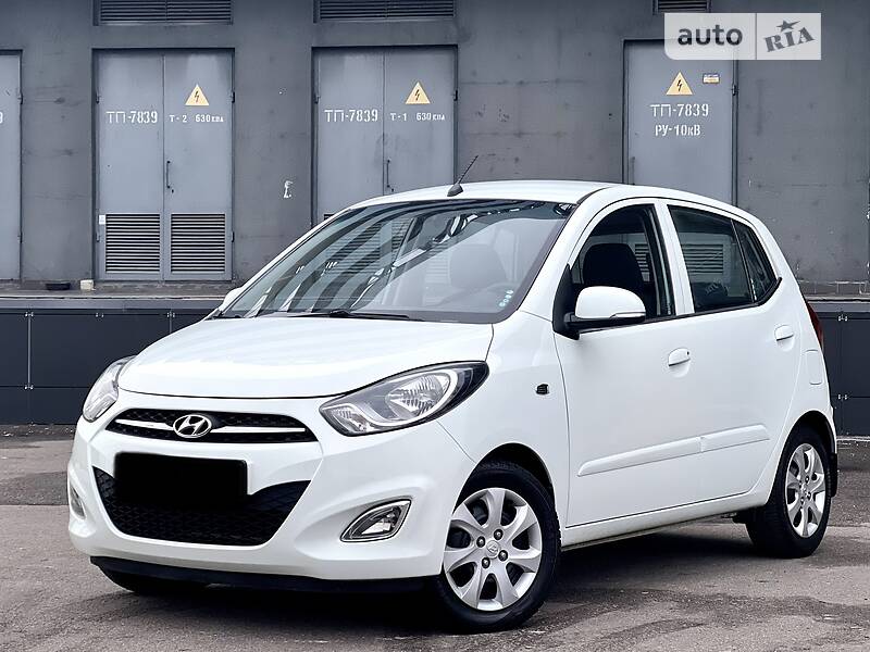 Хэтчбек Hyundai i10 2012 в 