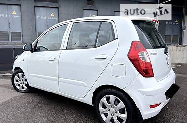 Хэтчбек Hyundai i10 2012 в 