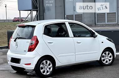 Хэтчбек Hyundai i10 2012 в 