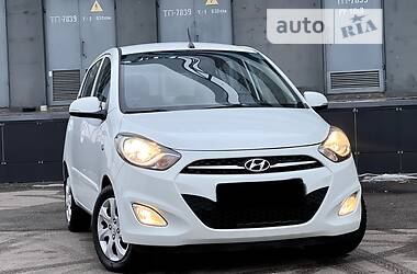 Хэтчбек Hyundai i10 2012 в 