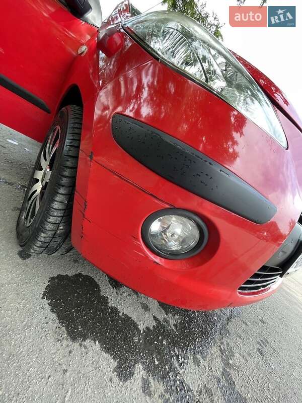 Хетчбек Hyundai i10 2010 в Запоріжжі