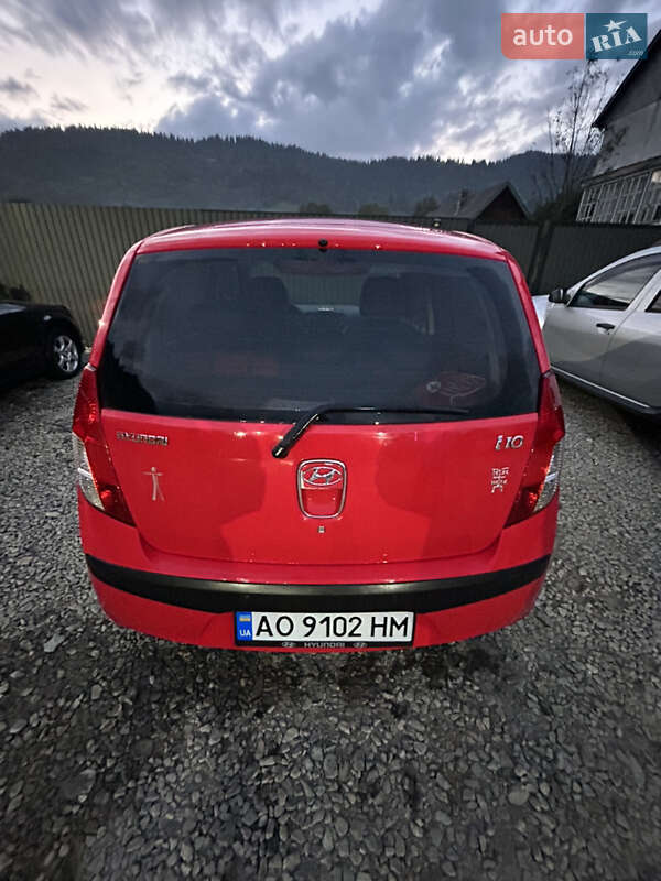 Хэтчбек Hyundai i10 2010 в Рахове