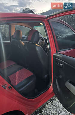 Хэтчбек Hyundai i10 2010 в Рахове