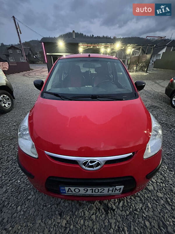 Хэтчбек Hyundai i10 2010 в Рахове
