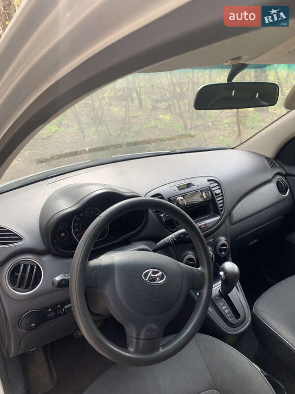 Хэтчбек Hyundai i10 2011 в Киеве