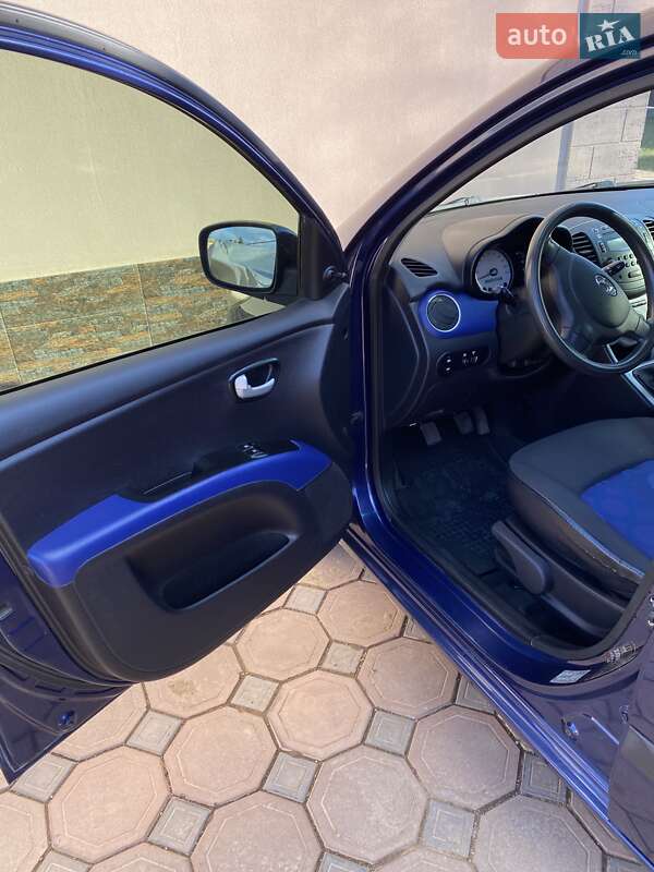 Хэтчбек Hyundai i10 2009 в Одессе