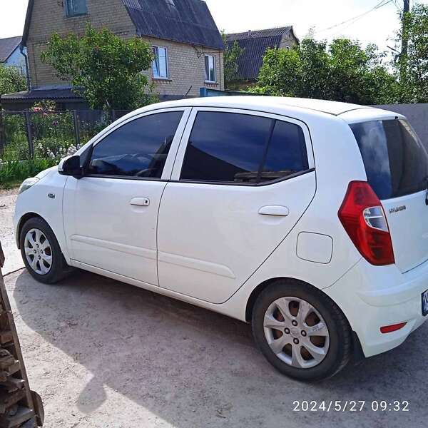 Хэтчбек Hyundai i10 2012 в Киеве