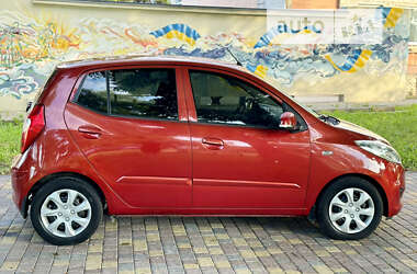 Хетчбек Hyundai i10 2012 в Рівному