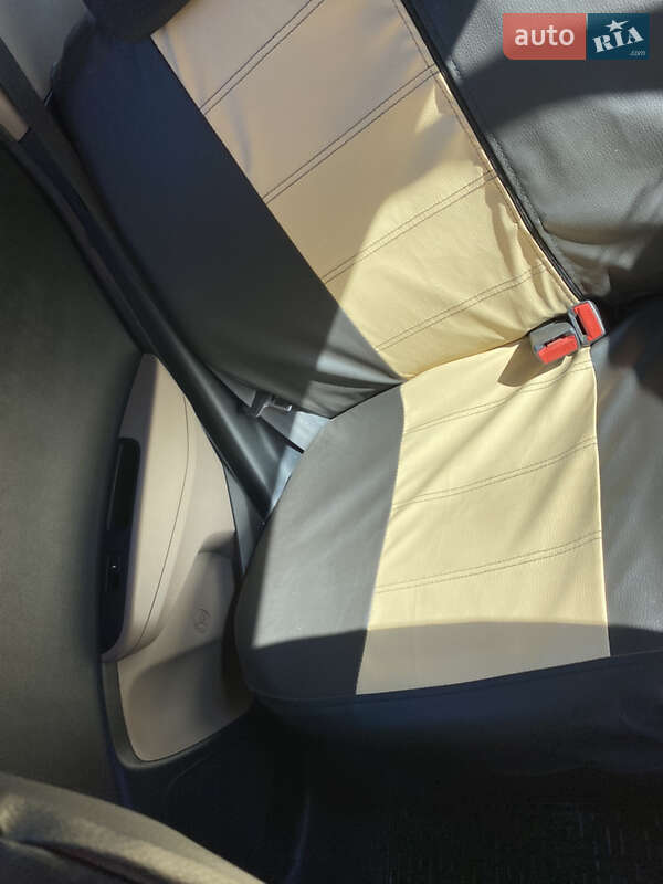 Хэтчбек Hyundai i10 2015 в Рени