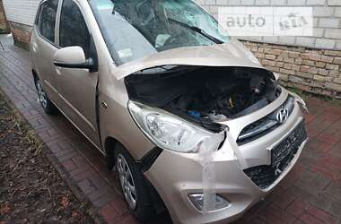 Хетчбек Hyundai i10 2011 в 