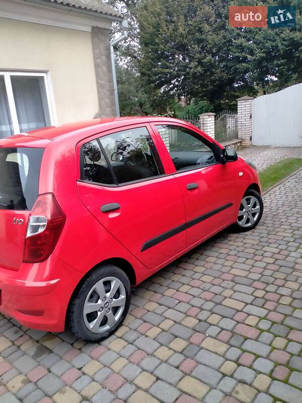 Хэтчбек Hyundai i10 2012 в Тернополе