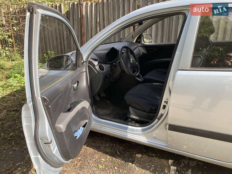 Хетчбек Hyundai i10 2013 в Мукачевому