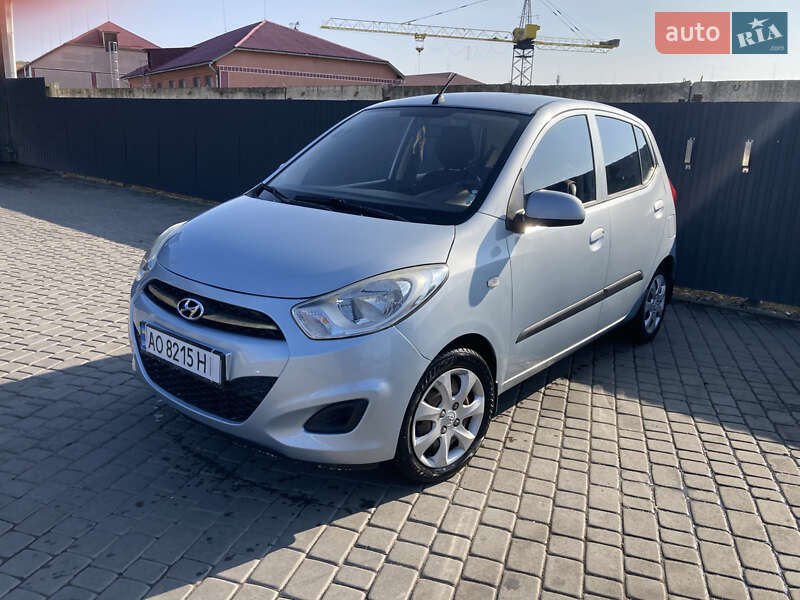 Хетчбек Hyundai i10 2013 в Мукачевому