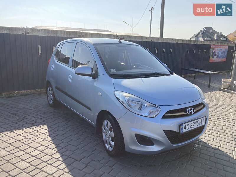 Хетчбек Hyundai i10 2013 в Мукачевому