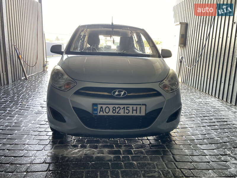 Хетчбек Hyundai i10 2013 в Мукачевому