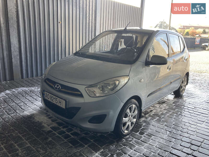Хетчбек Hyundai i10 2013 в Мукачевому