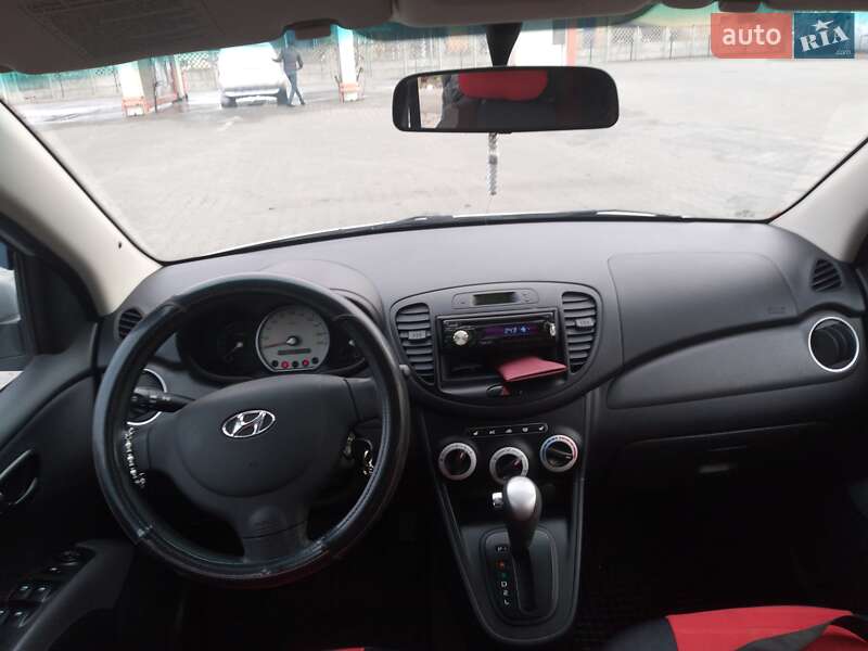 Хетчбек Hyundai i10 2009 в Чернівцях