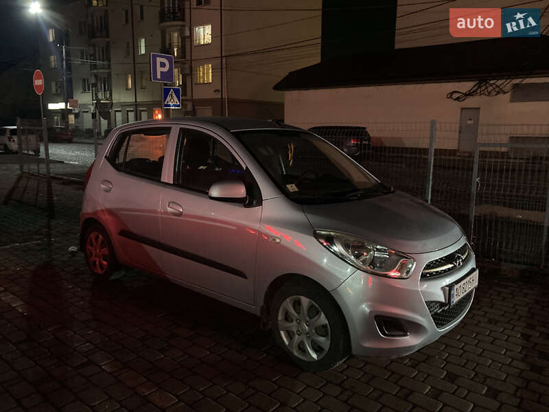 Хетчбек Hyundai i10 2013 в Мукачевому