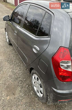 Хэтчбек Hyundai i10 2013 в 