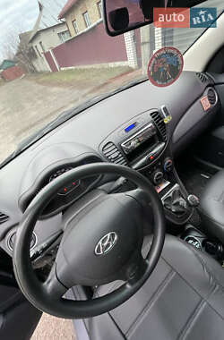 Хэтчбек Hyundai i10 2013 в 