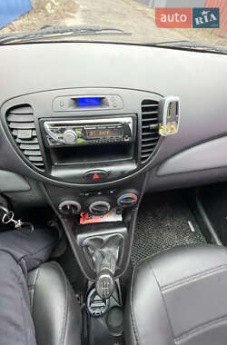 Хэтчбек Hyundai i10 2013 в 