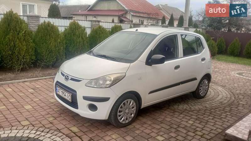 Хэтчбек Hyundai i10 2009 в Калуше