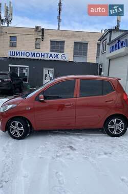 Хэтчбек Hyundai i10 2012 в Киеве