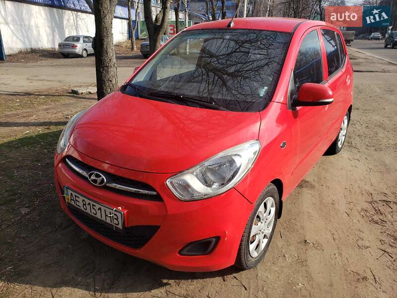 Хэтчбек Hyundai i10 2012 в Днепре