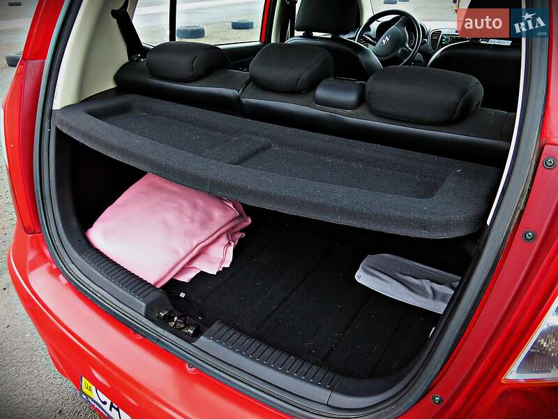 Хэтчбек Hyundai i10 2012 в Черкассах