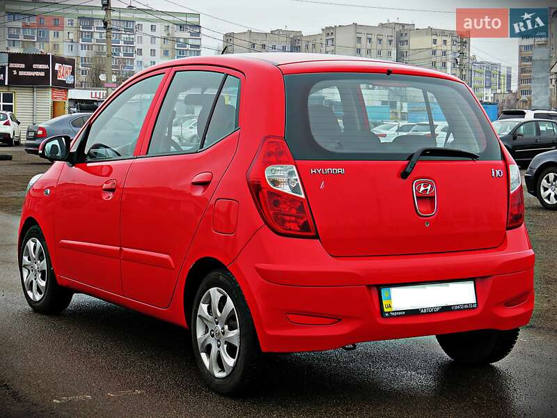 Хэтчбек Hyundai i10 2012 в Черкассах