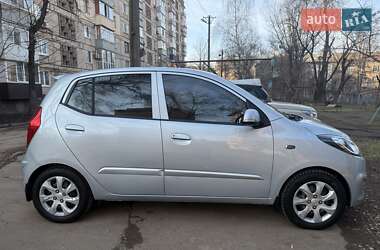 Hyundai i10 2013 Hyundai i10 2013