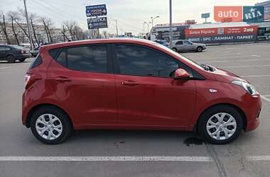 Хэтчбек Hyundai i10 2014 в 