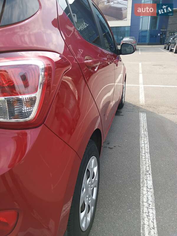Хэтчбек Hyundai i10 2014 в Киеве