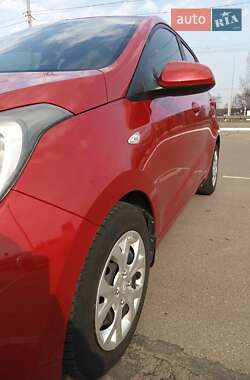 Хэтчбек Hyundai i10 2014 в 