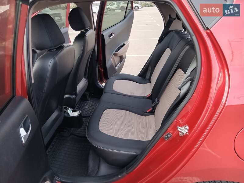 Хэтчбек Hyundai i10 2014 в Киеве