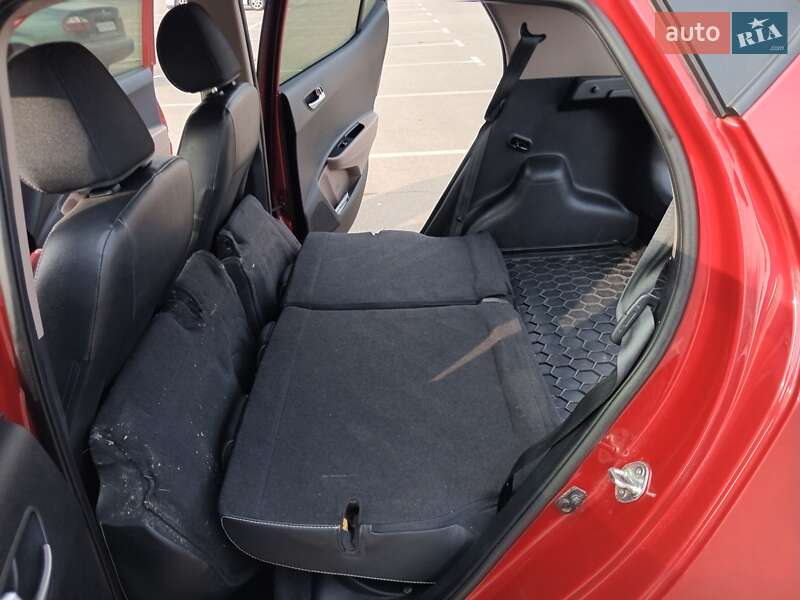 Хэтчбек Hyundai i10 2014 в Киеве