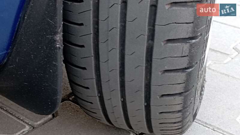 Хэтчбек Hyundai i10 2011 в Одессе